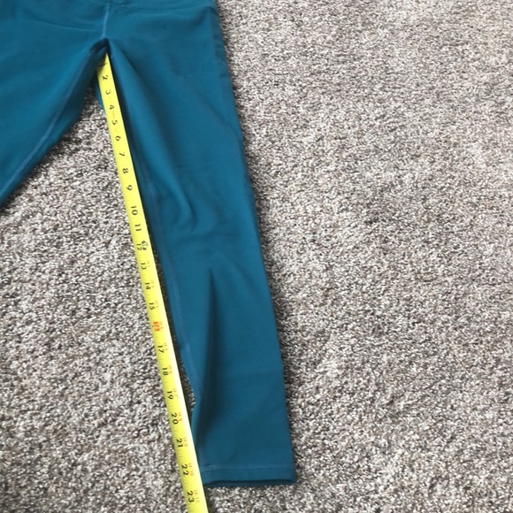 💚💙Fabletics leggings!💙💚 - Picture 9 of 10